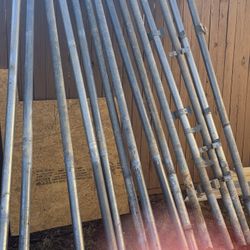 Postes De 8 Ft Y Una Puerta De 6 Pies X 3de Cedro