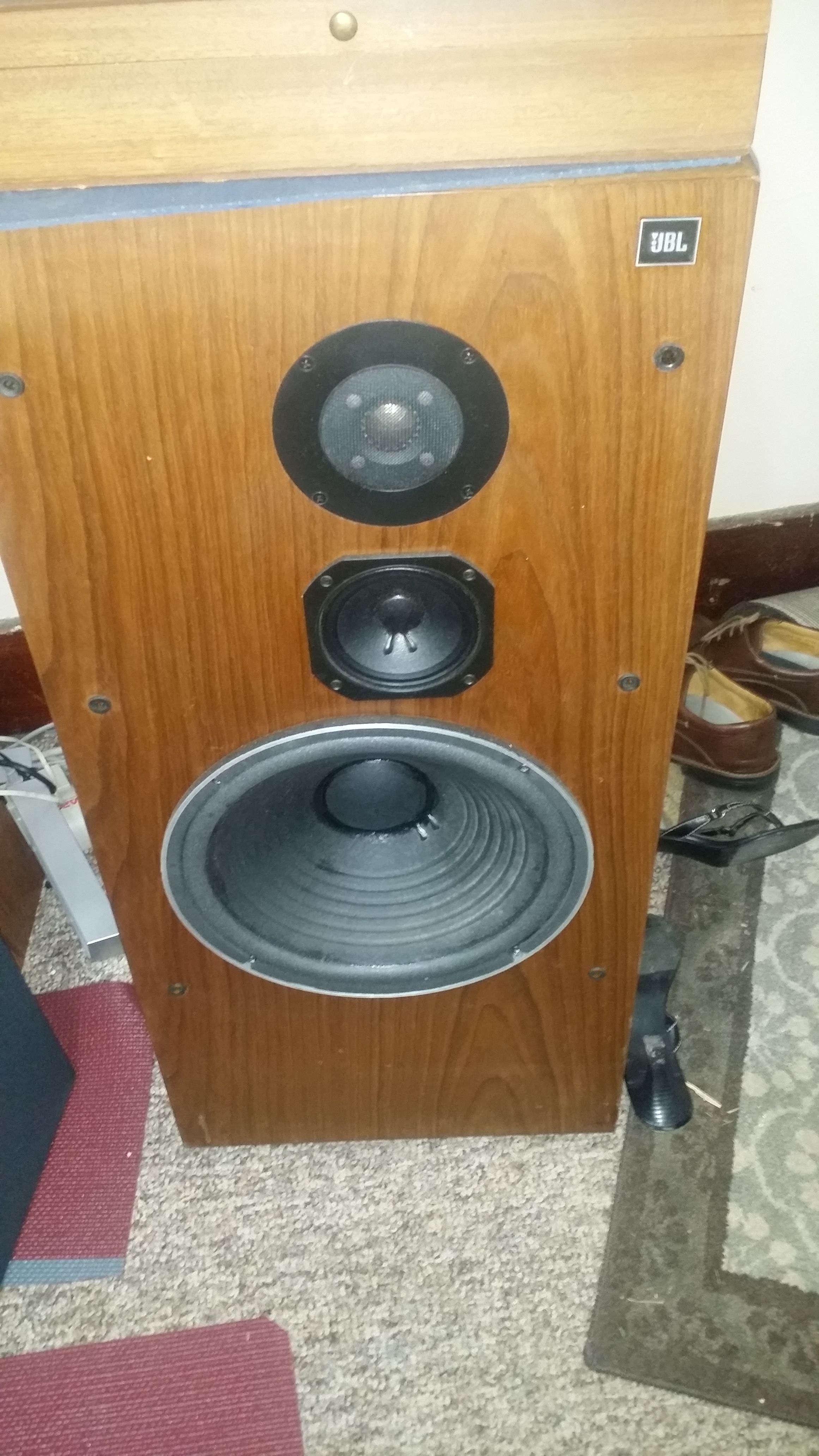 Loud floor speakers Sale in Omaha, NE - OfferUp