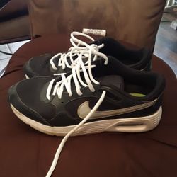 Pairs Of Altra Duo Foot Shape Or Nike Air Running Shoes $15 Each See All Photos 
