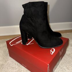 Impo Suede Black Heel Booties Size 8.5