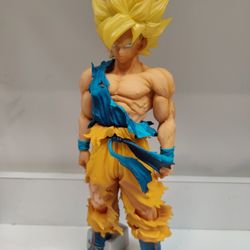 Xenoverse 2 Super Saiyan Goku Statue