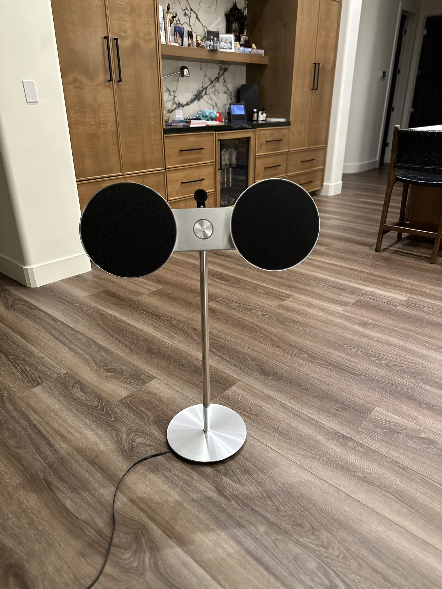 BANG & OLUFSEN BeoSound 8 Stereo Ipod Speaker System + Remote.