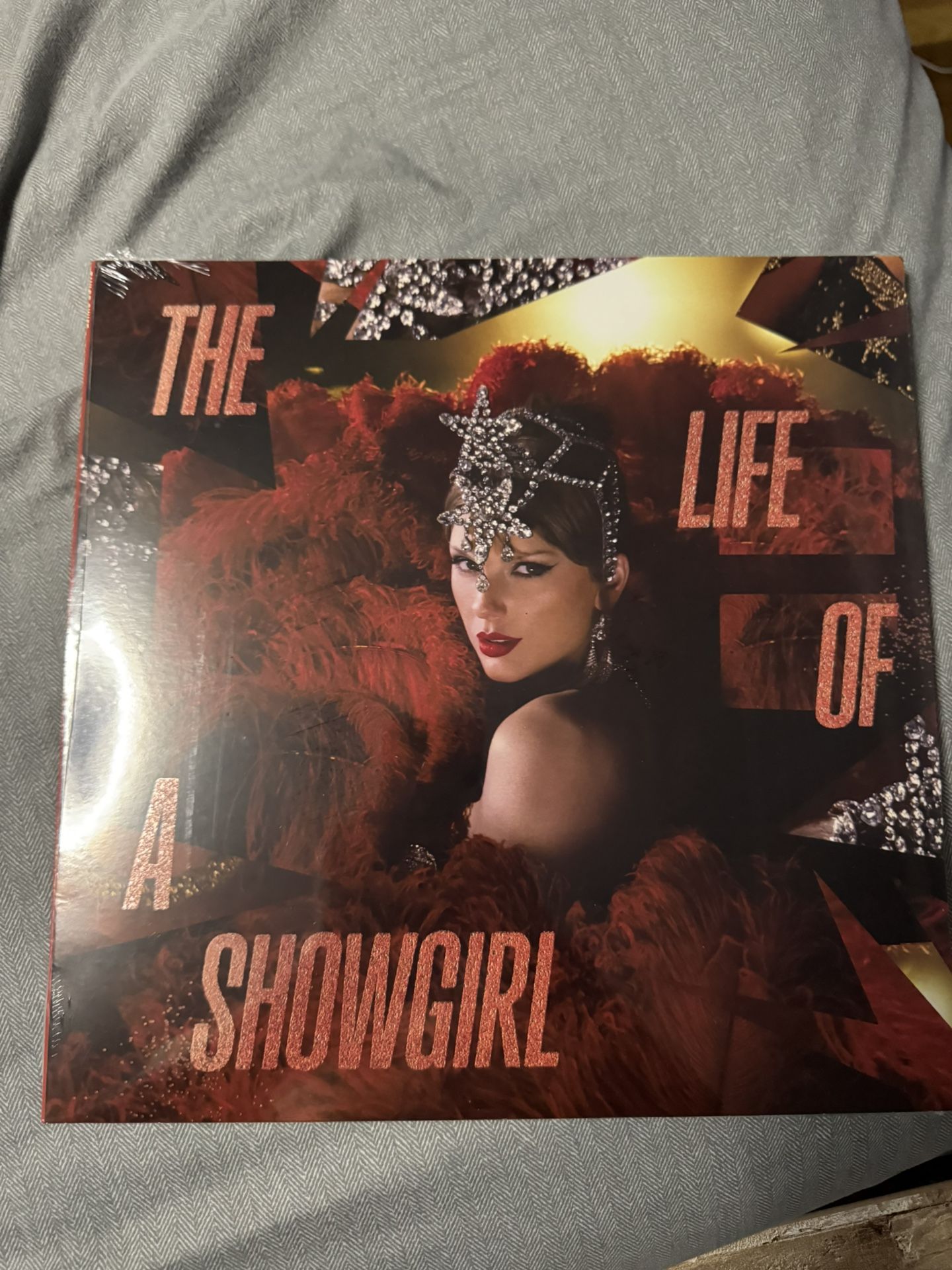 THE LIFE OF A SHOWGIRL TINY BUBBLES IN CHAMPAGNE RED LIPSTICK AND LACE IN HAND