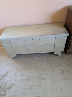 Lane Cedar Chest