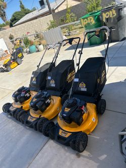 Shop DEWALT 21 in. 150cc Briggs and Stratton 625ex Engine Rear Wheel Drive 2-in-1 Gas Self Propelled Walk Behind Lawn Mower Questions & Answers (211)