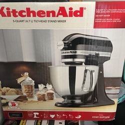 Kitchen Aid 5 Quart Tilt Head Stand Mixer