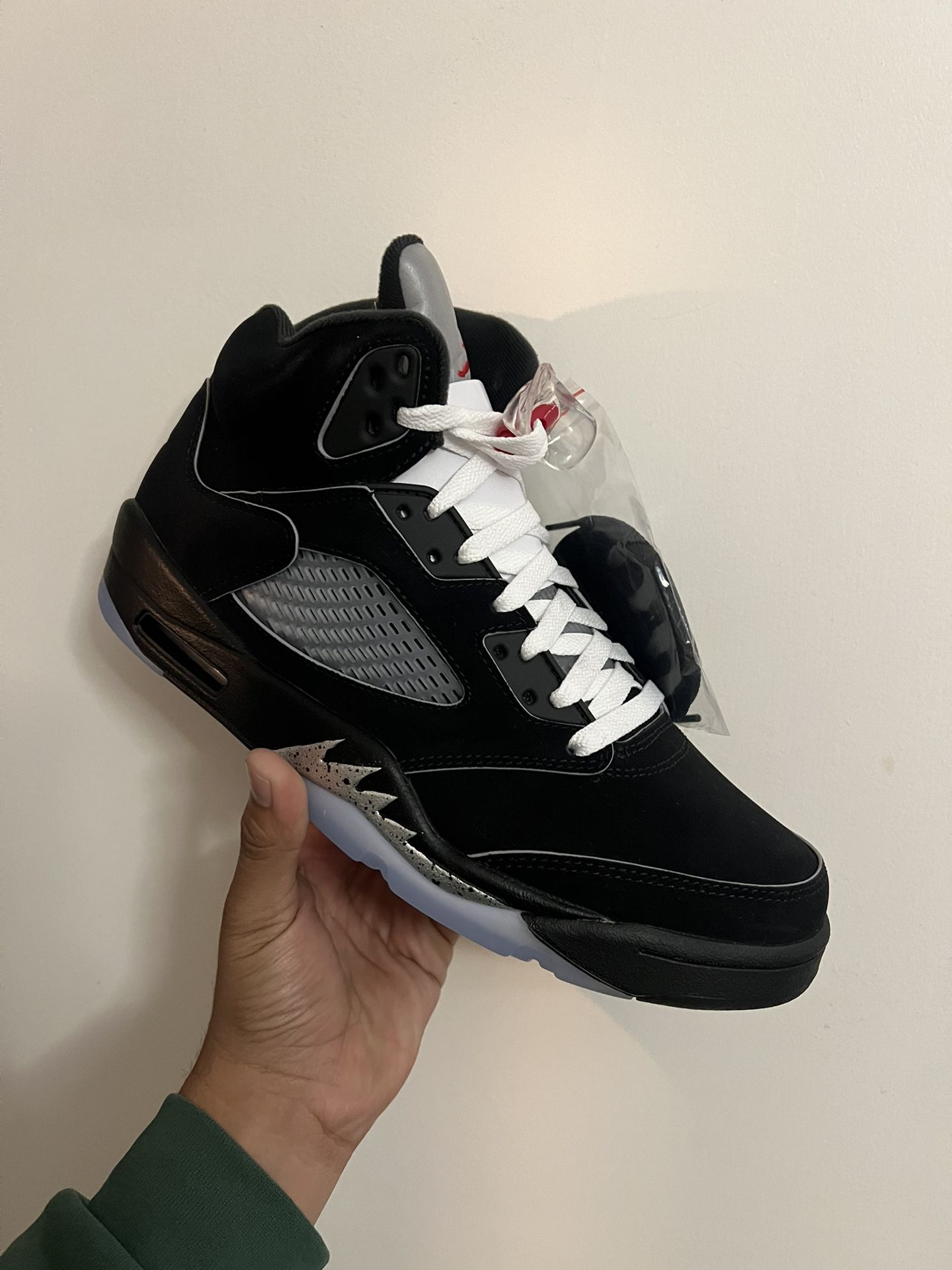 Jordan 5 Retro OG 'Black Metallic Reimagined'