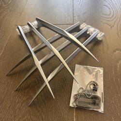 Wolverine Claws And Dog Tag