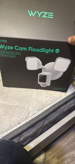 Wyze spotlight cam