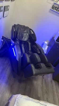Like New Zero Gravity Full Body Massage Chair | Heat • Bluetooth • Leg & Foot Massage