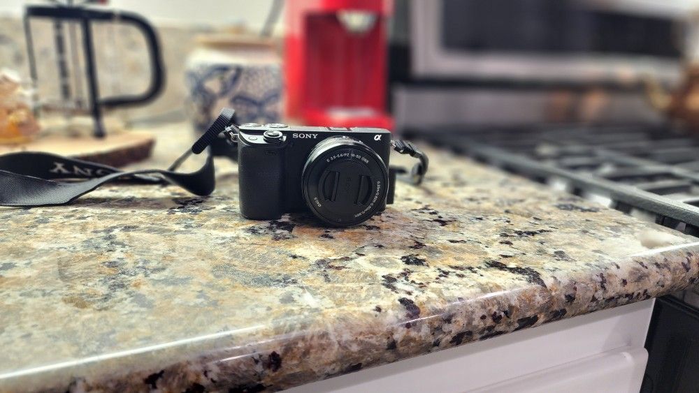 Sony A6400 W/ 16-50mm Lens