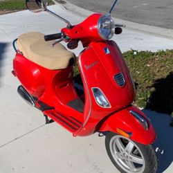 Vespa LX150