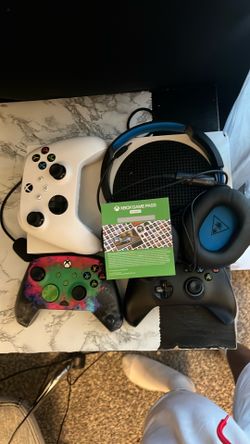 Complete Xbox Series S Bundle+3 Controllers & Headset