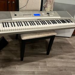 Yamaha Keyboard 