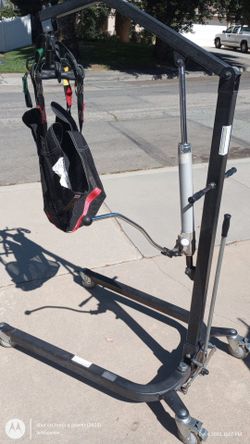 Hoyer Hydraulic Patient Lift W/ Harness On