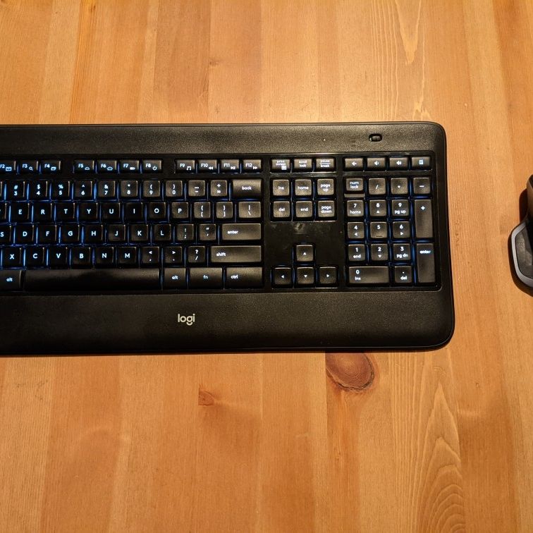 Logitech MX900 Wireless Keyboard and Mouse