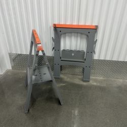 Foldable Plastic Sawhorses (2)
