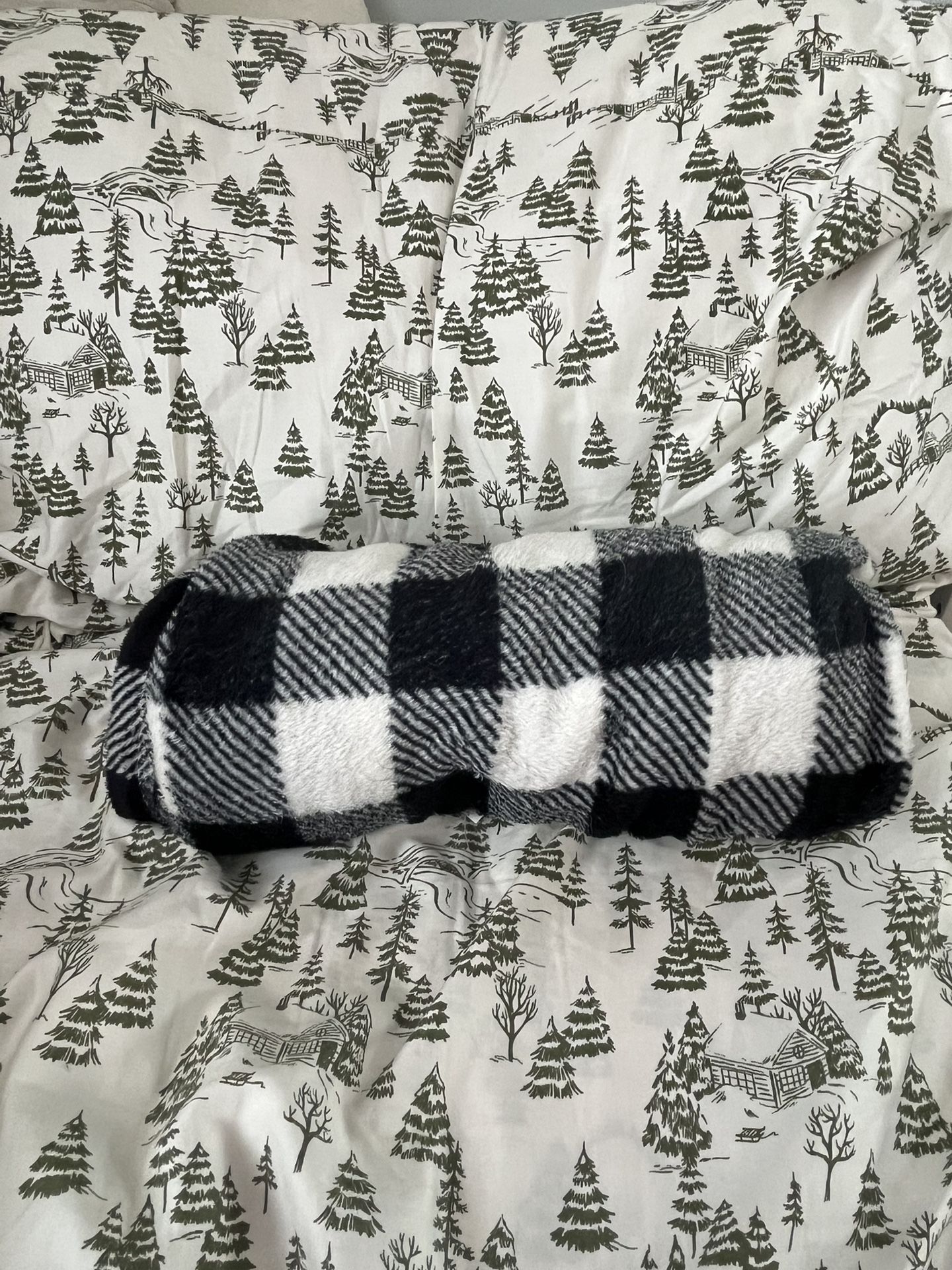 Checkered Throw Blanket