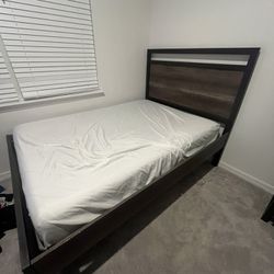 Full Size Bed & Chest
