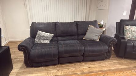 Free recliner sofa