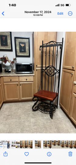 Beautiful Vintage Rod Iron With Wooden Seat Chair With High Back