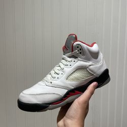 Size 7y Jordan 5 Fire Red