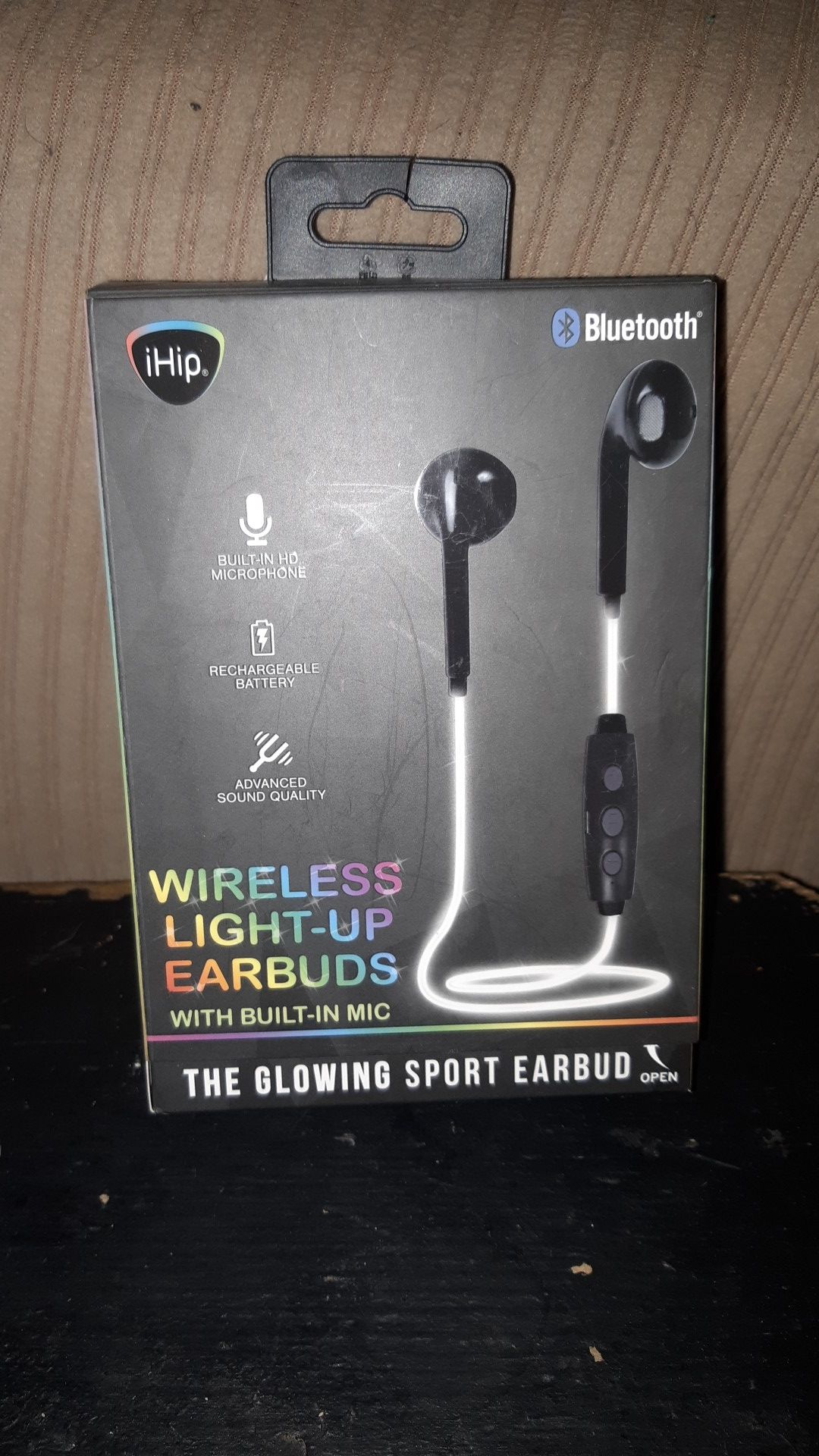 Wireless light-up earbuds