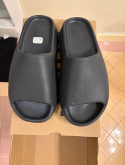 LAST PAIR Yeezy Slide Bone Size 10 Brand New Delivery Available Need Gone Tonight