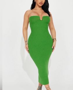 Plus size strapless green knit dress