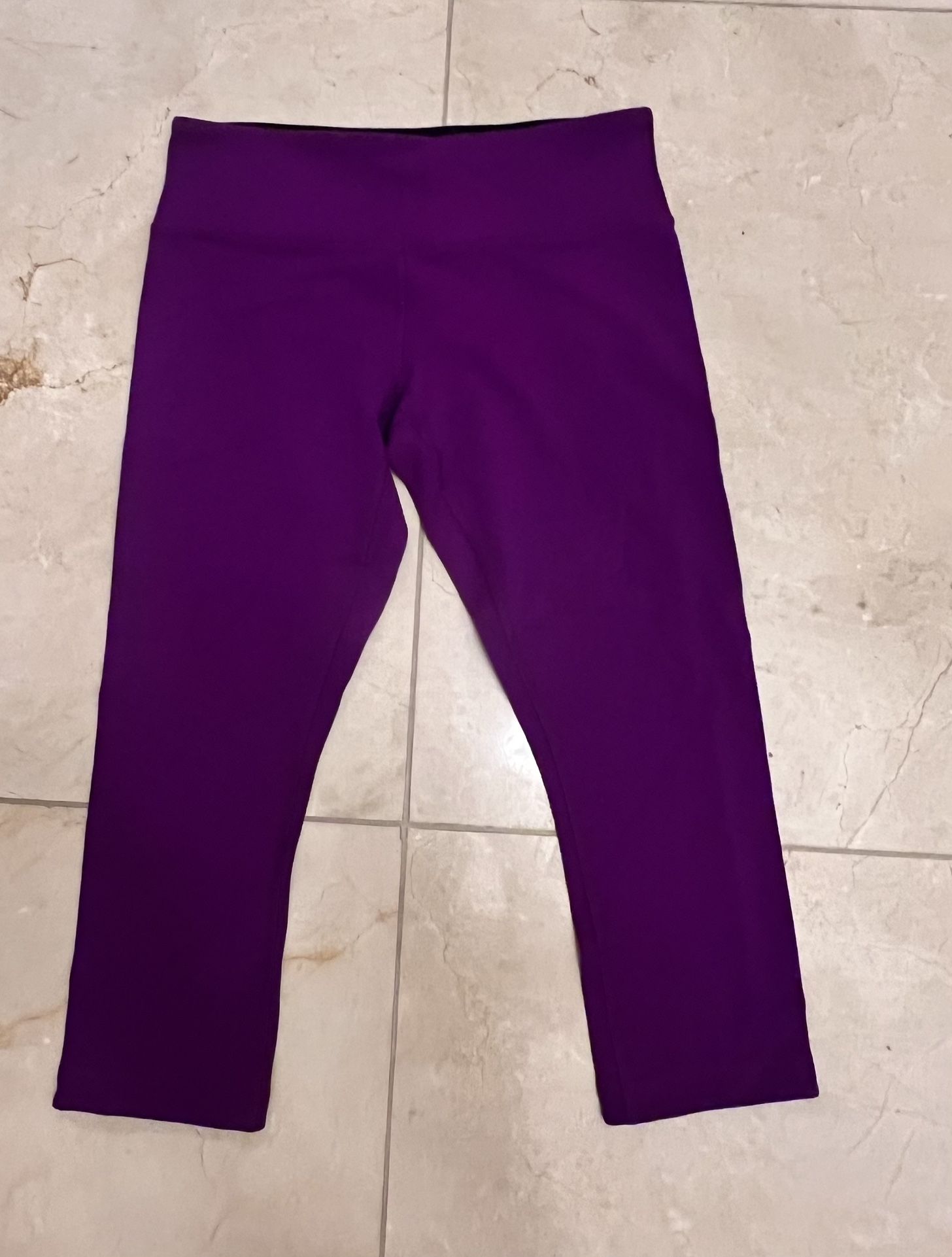 Lululemon Wunder Under Capri Leggings Reversible Purple /Black, Size 8