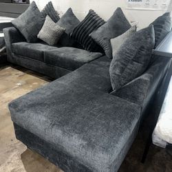 🛋️ 🔥 NEW ARRIVAL! LUXE PLUSH SECTIONAL 🔥 “Soft. Spacious. Stylish.”