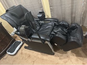 Massaging chair