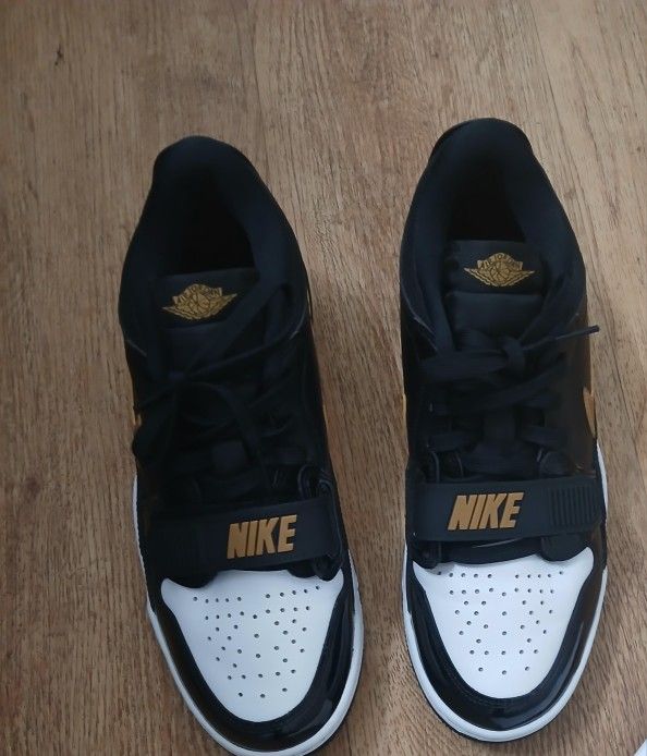 Mens Air Jordan Legacy Size 8.5