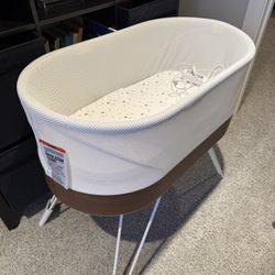 Happiest Baby Snoo Bassinet - Certified Pre-Loved Snoo + Accessories