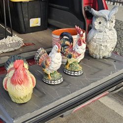 3 Chickens, an Owl, a Glass Pot