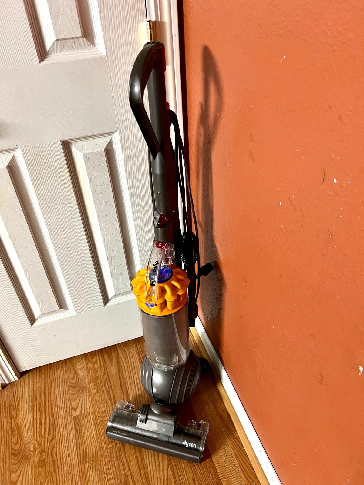 Dyson Vacuum Please Read The Description