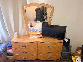 Bedroom set