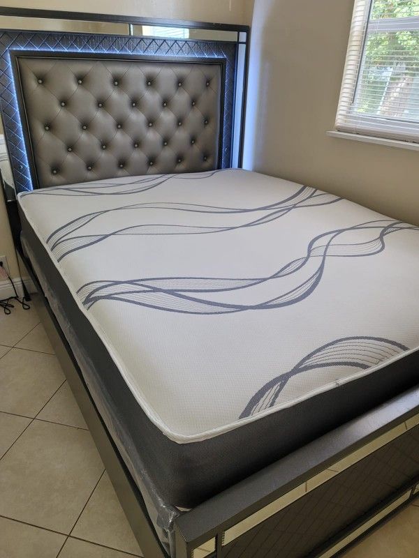 NEW QUEEN-SIZE MATTRESS AND BOX SPRING 🆕️