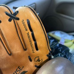 Mizuno baseball mitt