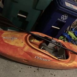 Kayak W/paddle 
