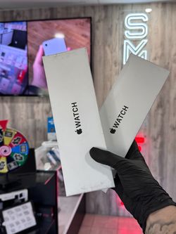 Brand New Apple Watch SE 2nd Gen WiFi + LTE 40 MM - Starlight (Unlocked) + Warranty