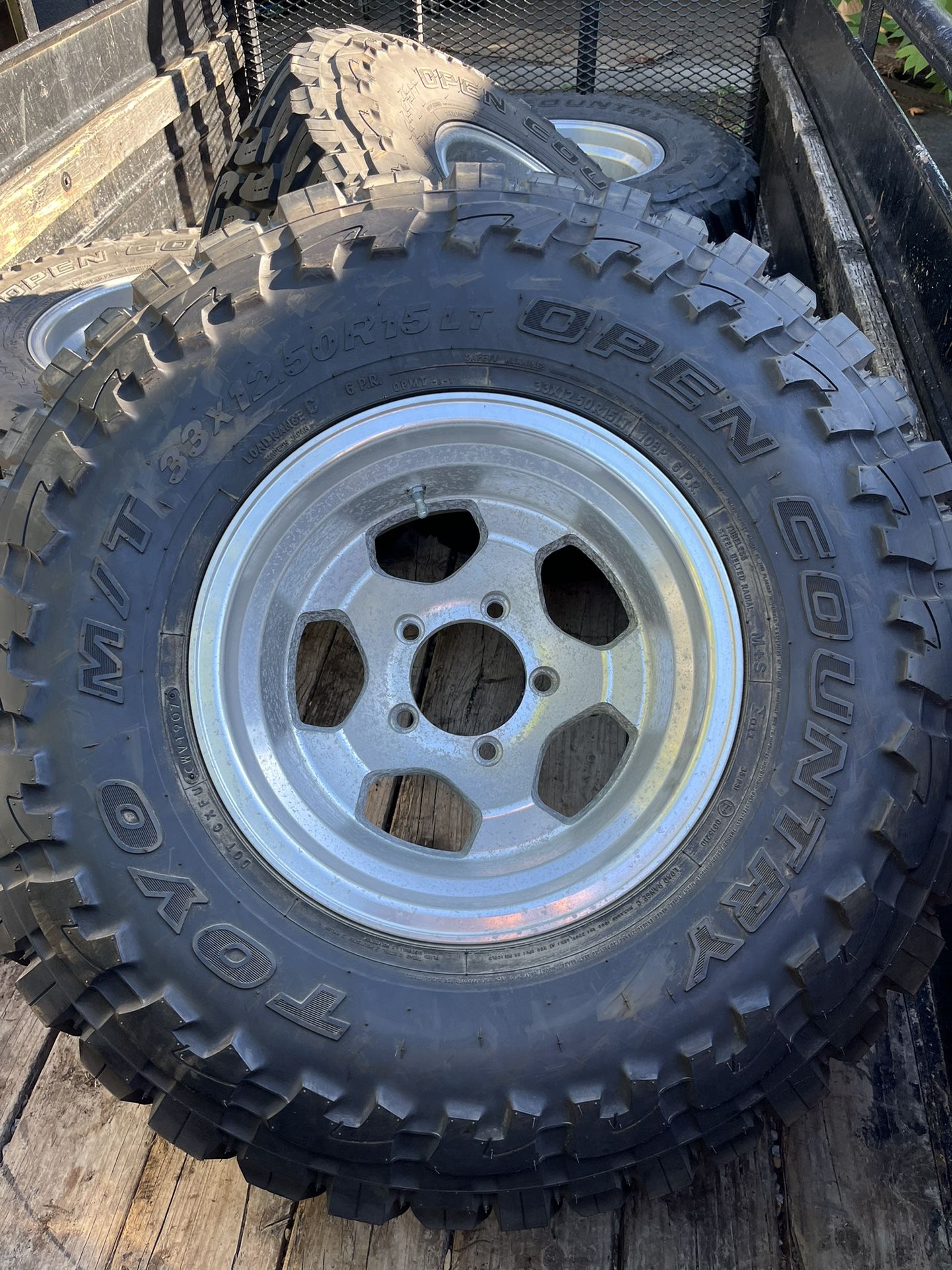 Toyo Open County 33x12.50R15 LT Tires