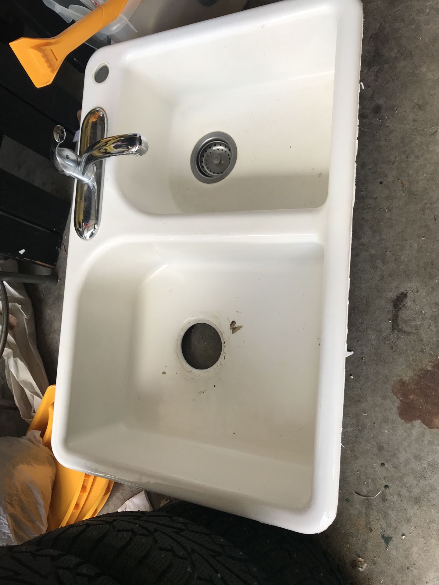 Cast iron sink