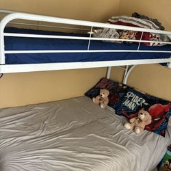 Great condition and mattress tooo