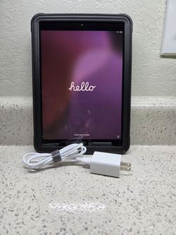 Apple iPad 7th Generation 10.2" Wi‑Fi w/ Case & Charger