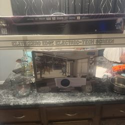 Projector And Screen Brand New 