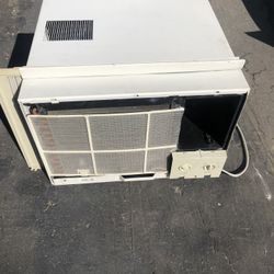 Very Good Condition GE Air Conditioner 