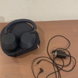 Sony XM5 Headphones