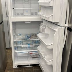 Frigidaire FRTDAW 20.5-cu ft Top-Freezer Refrigerator 8Y WM