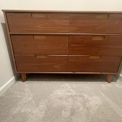 Moving:  6 Drawer Dresser 